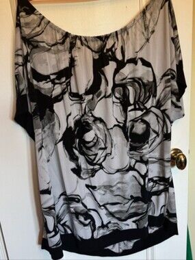 Women’s Black & Gray Floral Print Off-Shoulder Top